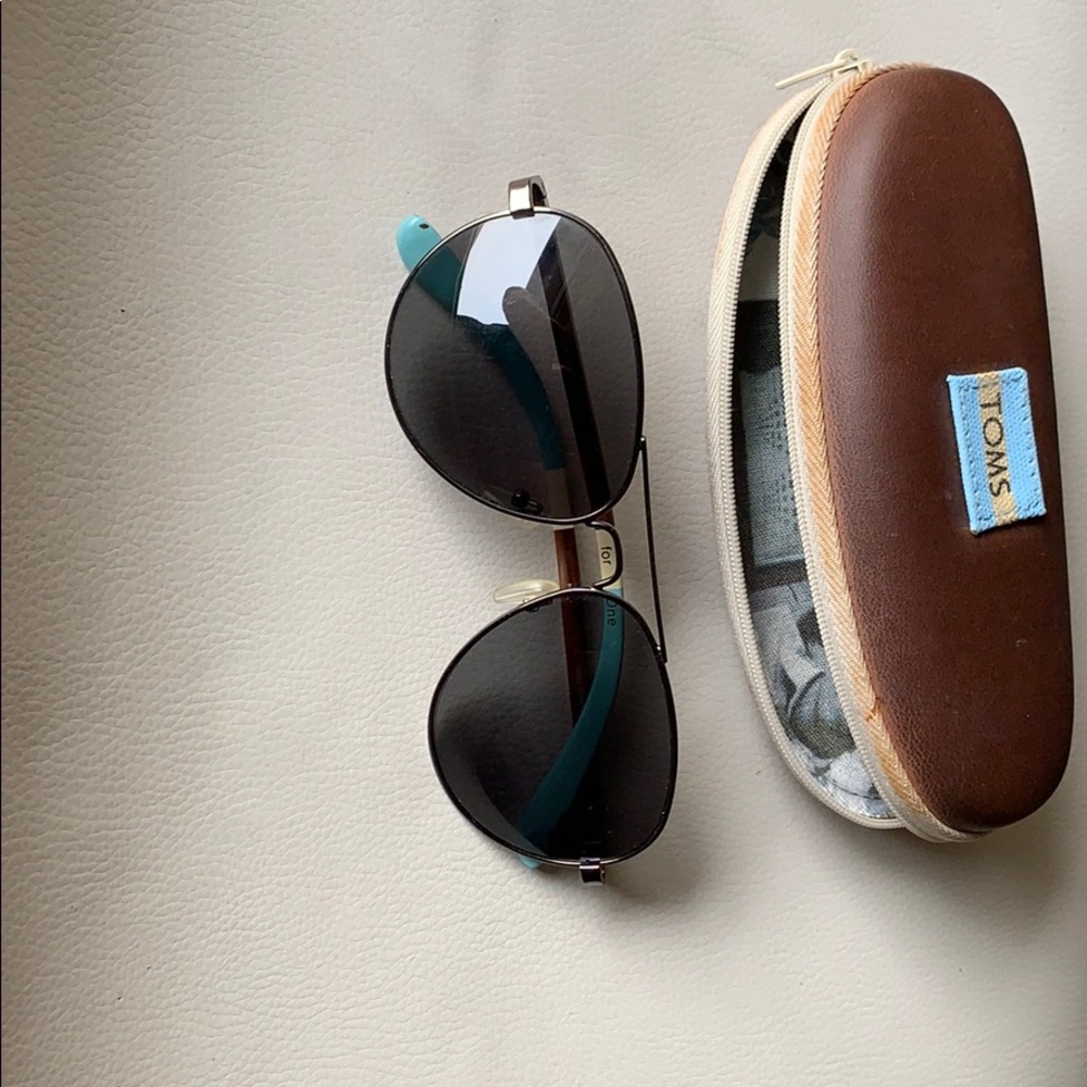 Toms aviators